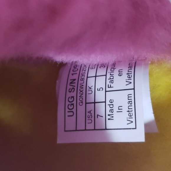 680- UGG SLIP-ON WOMEN'S PLATFORM PRIDE RAINBOW FLUFF SHEEPSKIN SLIPPERS Sz 7 - Picture 6 of 7